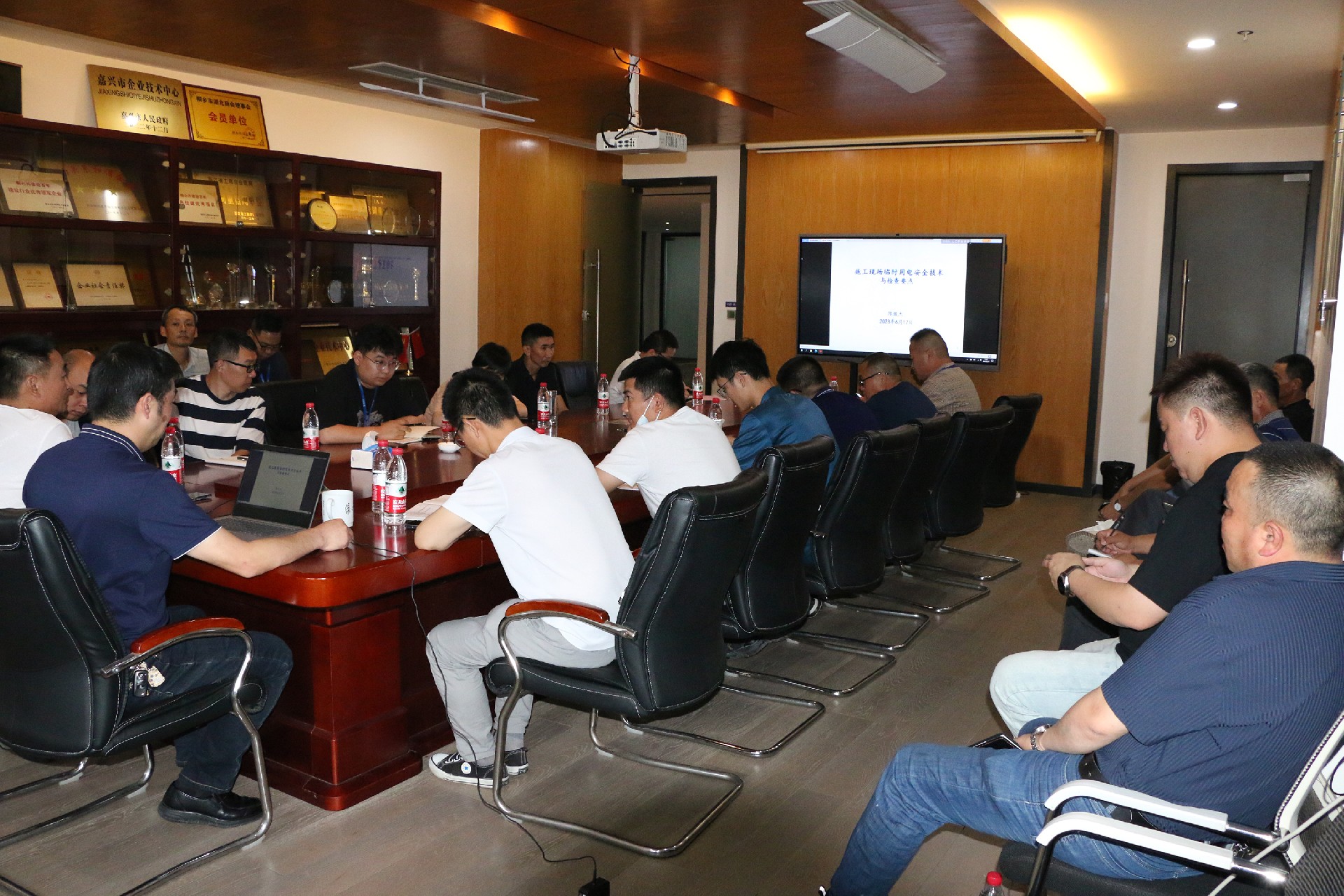 1686992062415365.jpg 1686992062415365.jpg